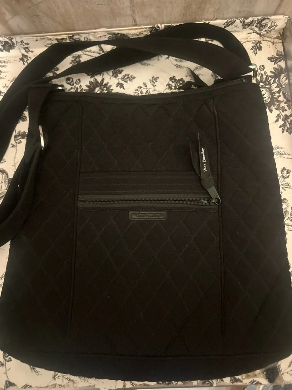 Vera Bradley Classic Black Quilted Hipster Crossbody Purse W Adjustable Strap
